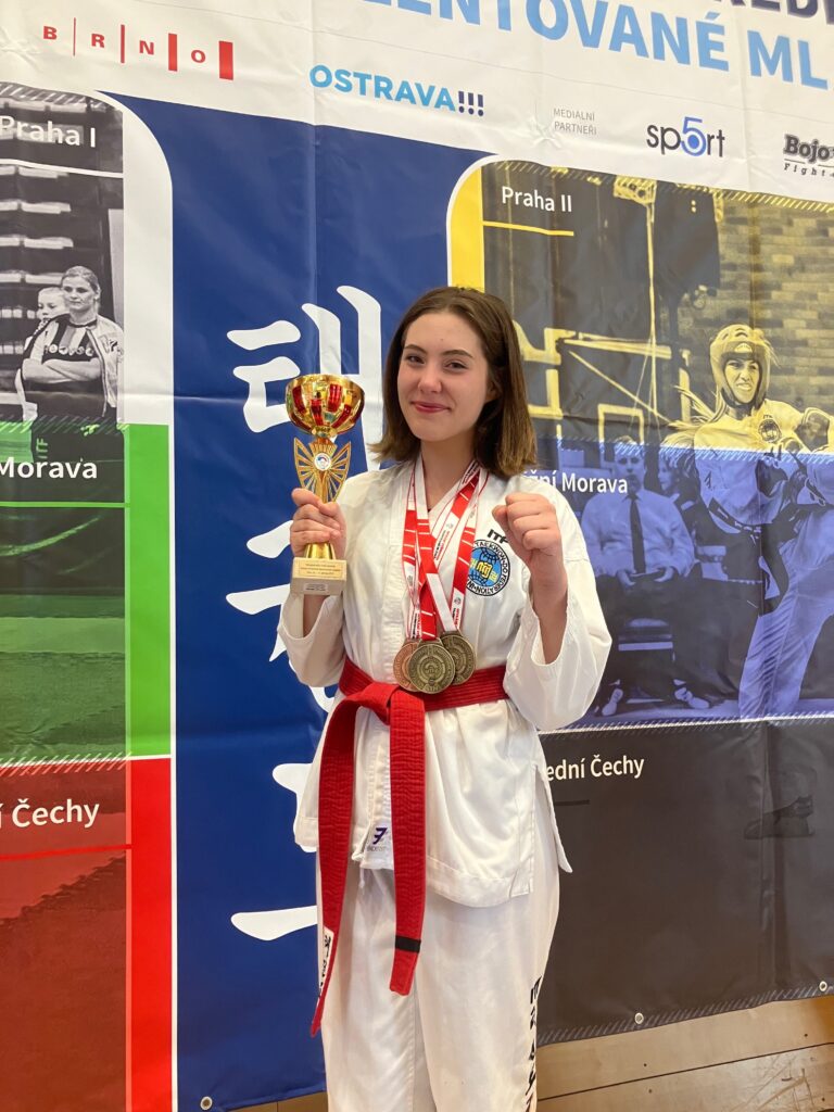 Petra Krčálová v "plné palbě" 2x zlato, 1x stříbro a pohár pro NEJ starší juniorku!